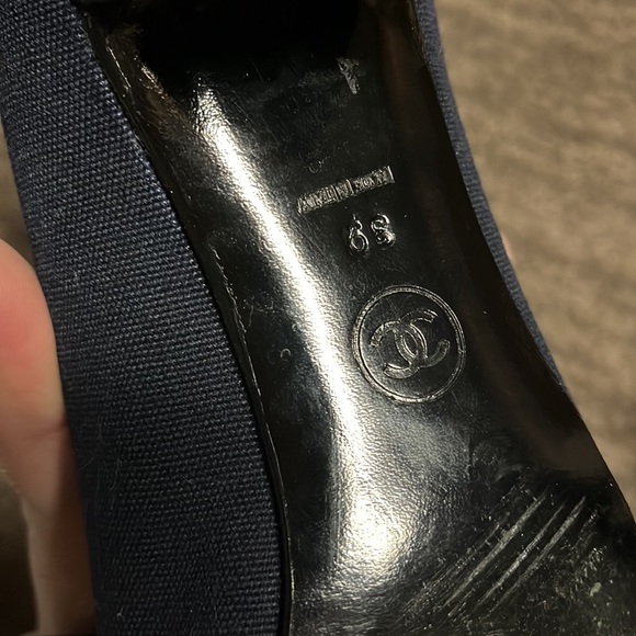 Chanel cap toe heels - Size 39 - Picture 5 of 6